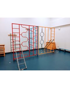 3 Gate Foldaway climbing frame in the T position